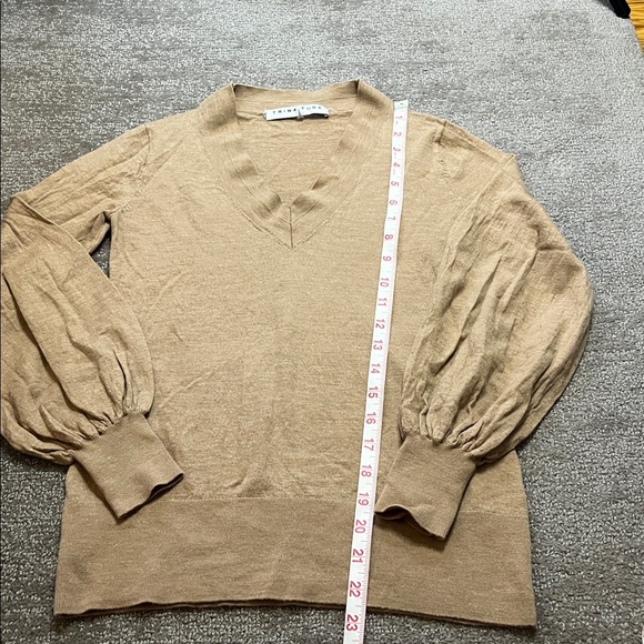 Trina Turk Merino Wool V-Neck Tan Sweater Size XS - Picture 4 of 8